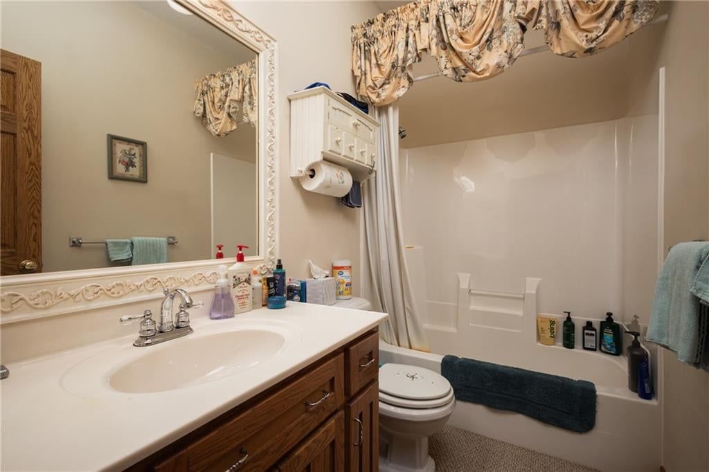 Photo 36 of 50 - 2607 Quail Street, Harrisonville, MO 64701
