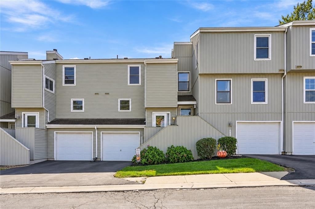 8681 W 108TH Place, Overland Park, KS: listing photo 3
