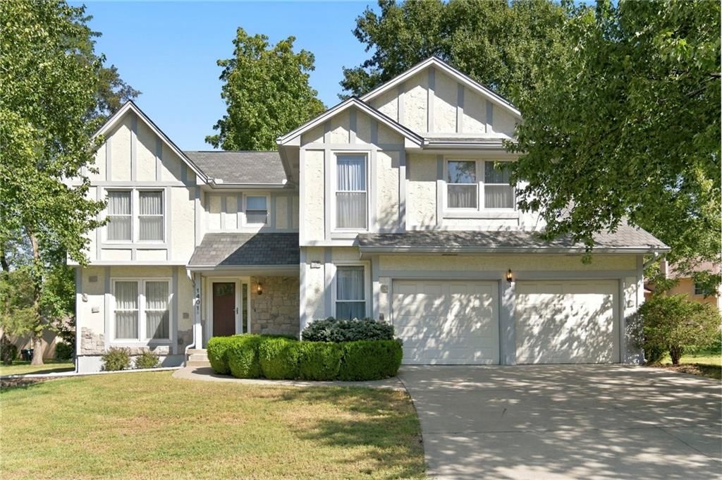 1401 Fox Ridge Drive, Blue Springs, MO