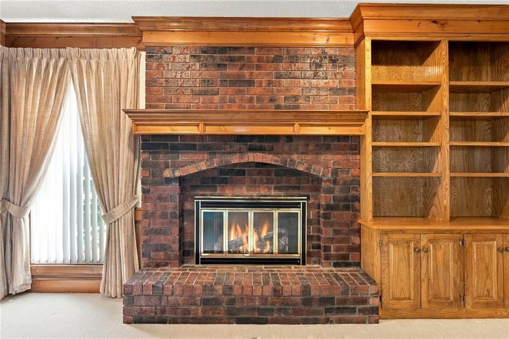 Photo 7 of 36 - 1401 Fox Ridge Drive, Blue Springs, MO 64015