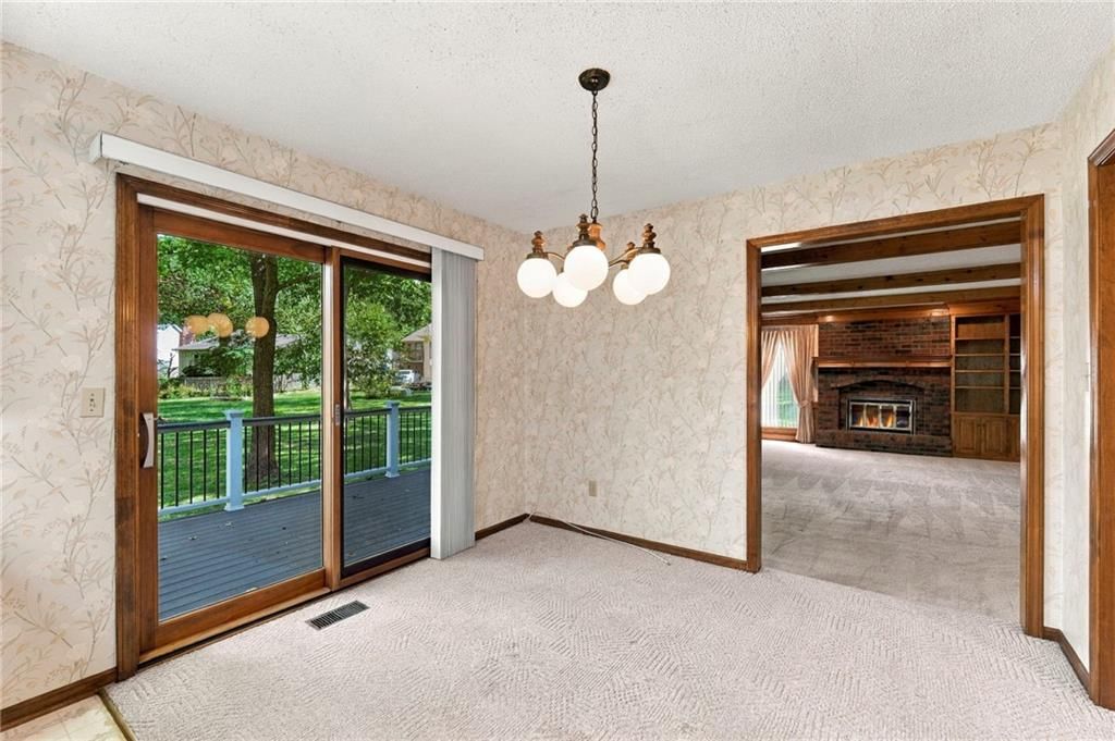 Open floor plan and breakfast nook at 1401 Fox Ridge Drive, Blue Springs, MO 64015