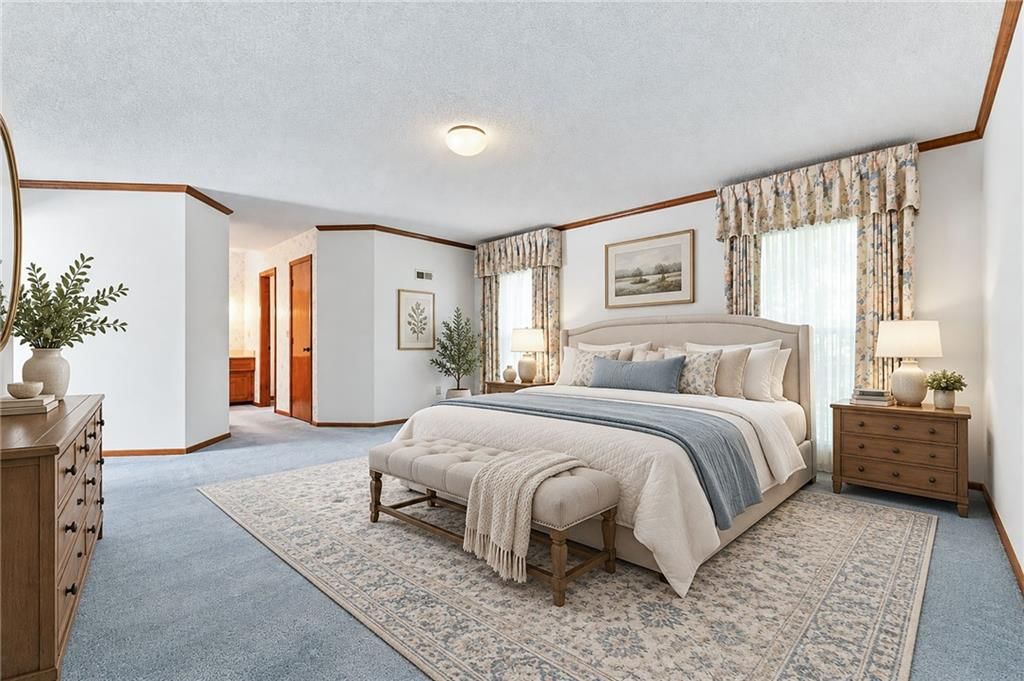 Photo 19 of 36 - 1401 Fox Ridge Drive, Blue Springs, MO 64015