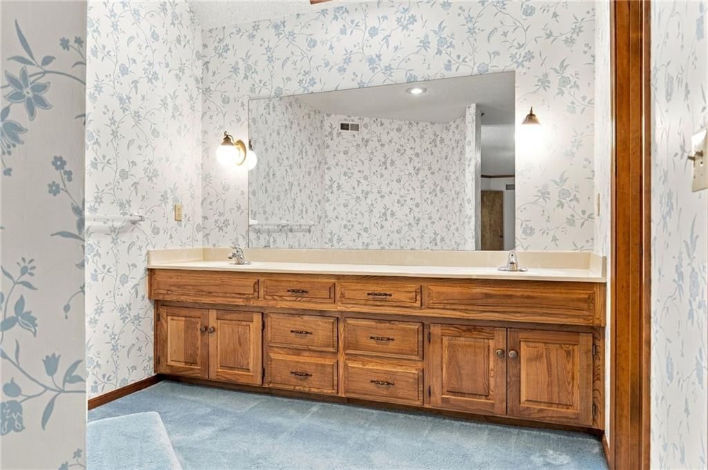 Double vanity at 1401 Fox Ridge Drive, Blue Springs, MO 64015