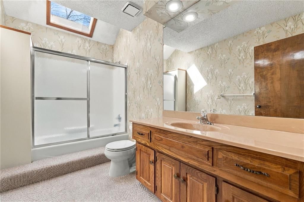 Photo 26 of 36 - 1401 Fox Ridge Drive, Blue Springs, MO 64015