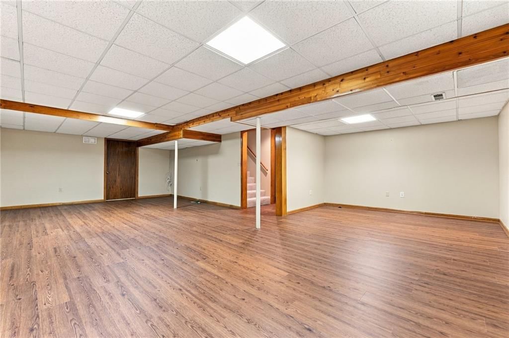 Photo 30 of 36 - 1401 Fox Ridge Drive, Blue Springs, MO 64015