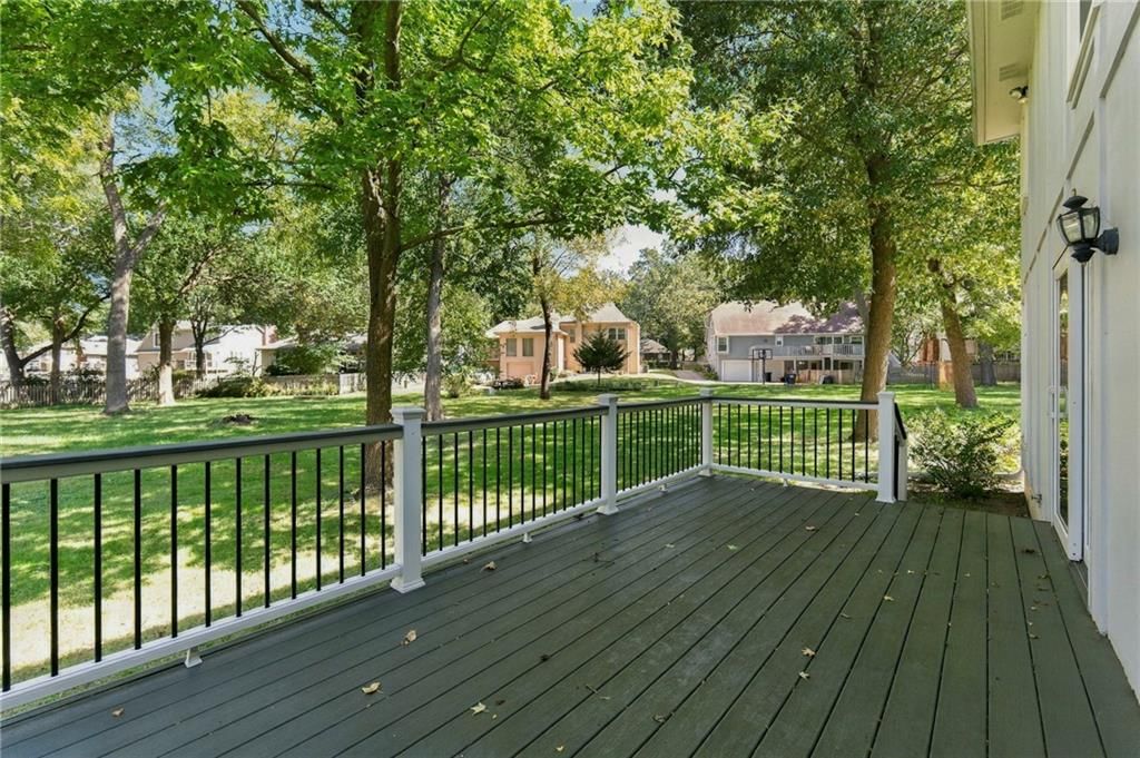 Photo 34 of 36 - 1401 Fox Ridge Drive, Blue Springs, MO 64015