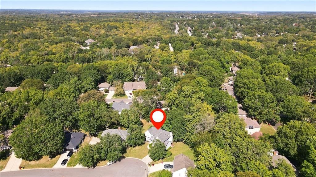 Photo 36 of 36 - 1401 Fox Ridge Drive, Blue Springs, MO 64015