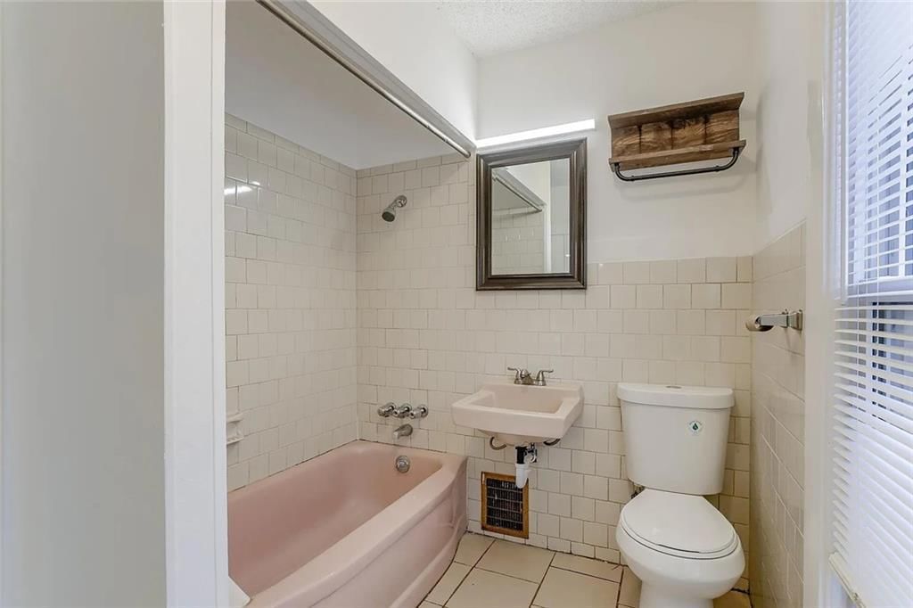 Photo 7 of 14 - 2325 Park Avenue, Kansas City, MO 64127