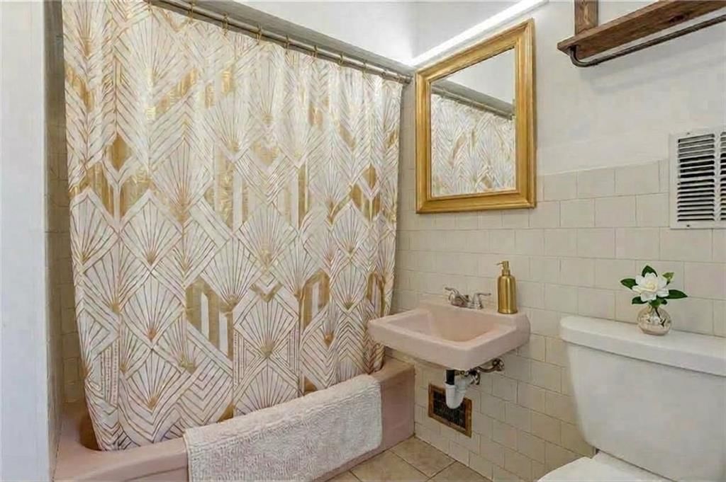 Photo 4 of 14 - 2325 Park Avenue, Kansas City, MO 64127