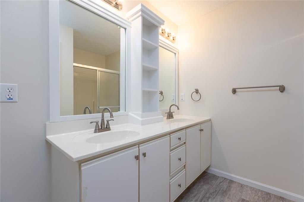 Double vanity at 6966 N Olive Street, Gladstone, MO 64118