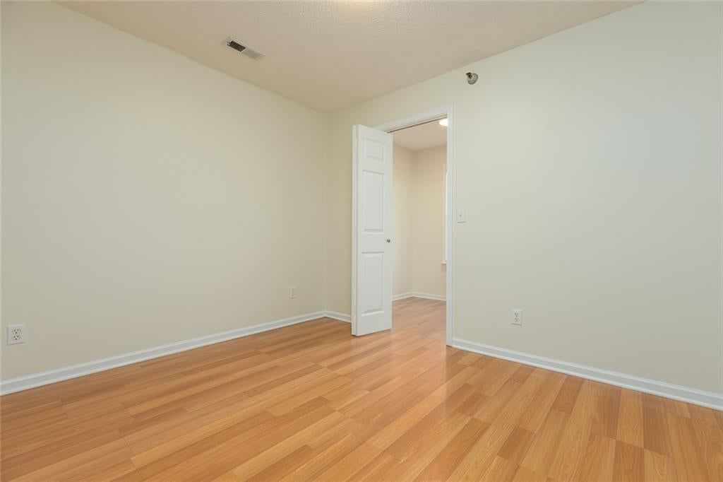Photo 17 of 25 - 6966 N Olive Street, Gladstone, MO 64118