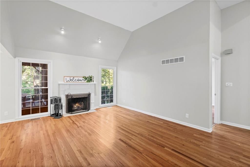 Photo 18 of 51 - 11278 Hemlock Street, Overland Park, KS 66210