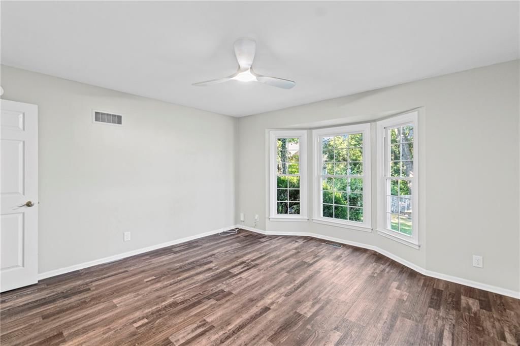 Photo 20 of 51 - 11278 Hemlock Street, Overland Park, KS 66210