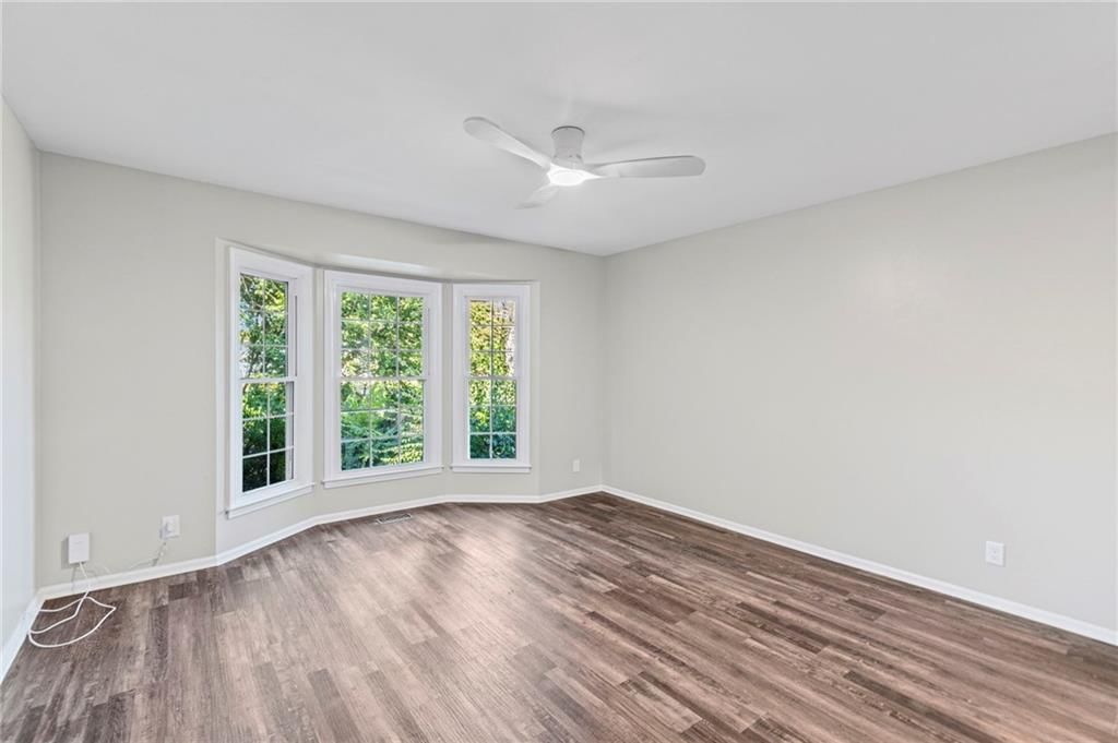 Photo 21 of 51 - 11278 Hemlock Street, Overland Park, KS 66210