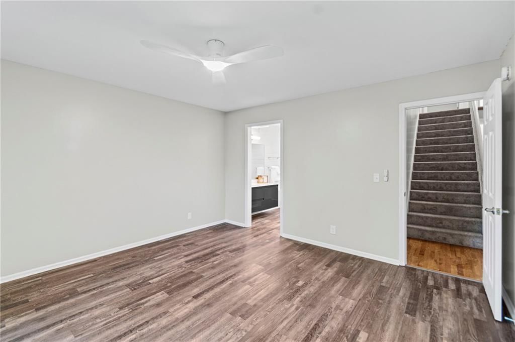 Photo 23 of 51 - 11278 Hemlock Street, Overland Park, KS 66210