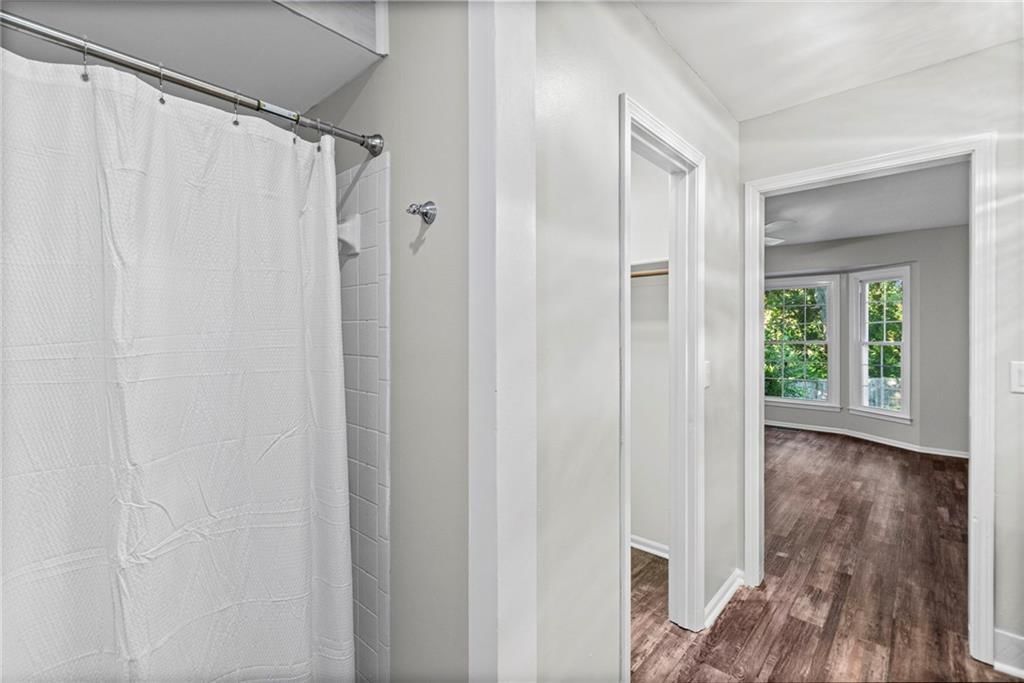 Photo 24 of 51 - 11278 Hemlock Street, Overland Park, KS 66210