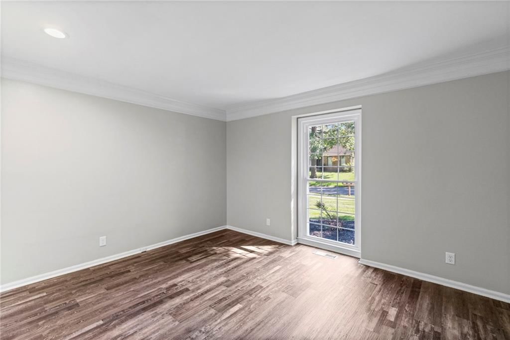 Photo 27 of 51 - 11278 Hemlock Street, Overland Park, KS 66210