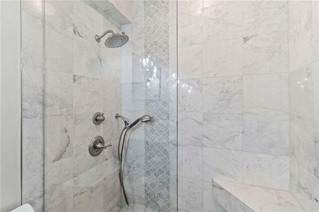 Photo 31 of 51 - 11278 Hemlock Street, Overland Park, KS 66210