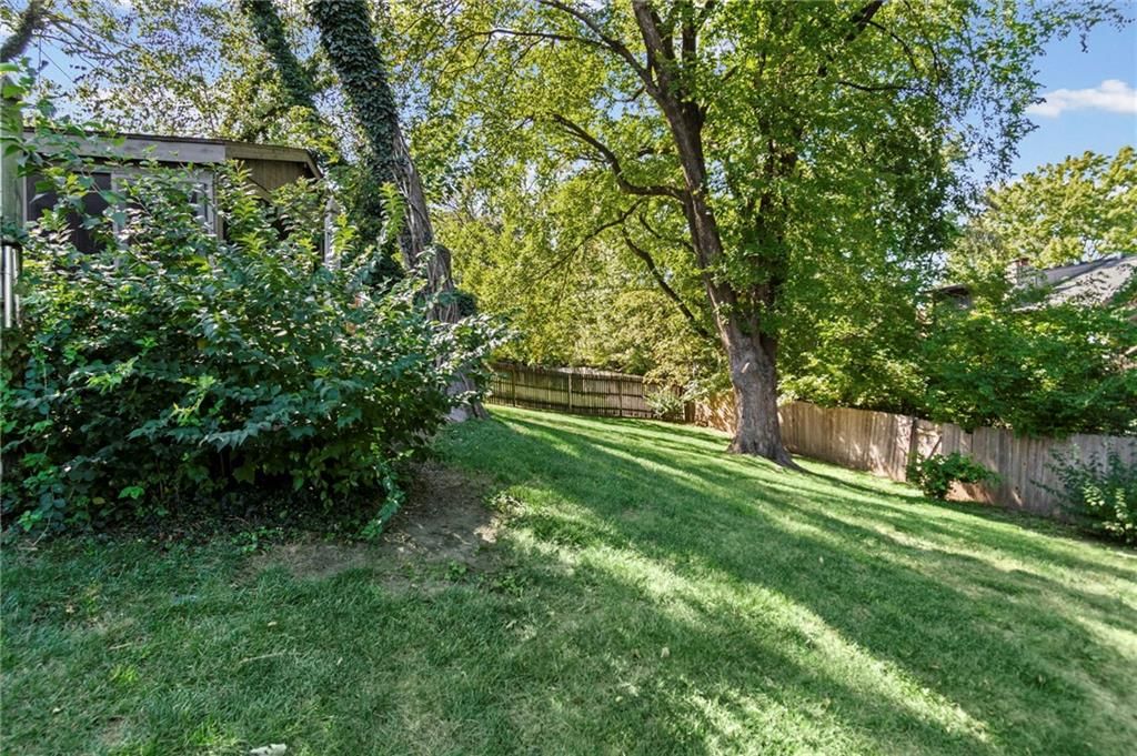 Photo 38 of 51 - 11278 Hemlock Street, Overland Park, KS 66210