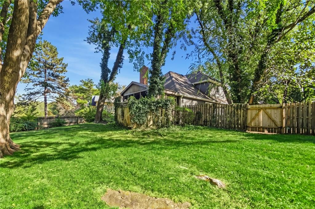 Photo 39 of 51 - 11278 Hemlock Street, Overland Park, KS 66210