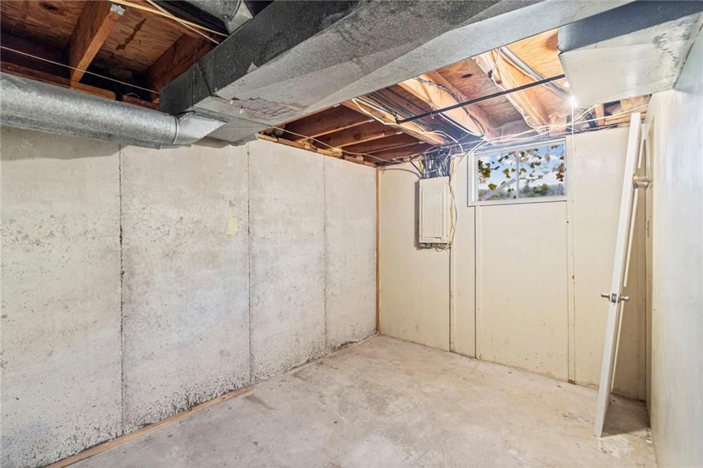 Photo 41 of 51 - 11278 Hemlock Street, Overland Park, KS 66210