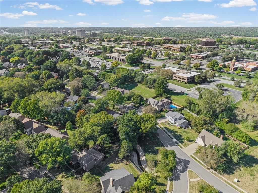 Photo 45 of 51 - 11278 Hemlock Street, Overland Park, KS 66210