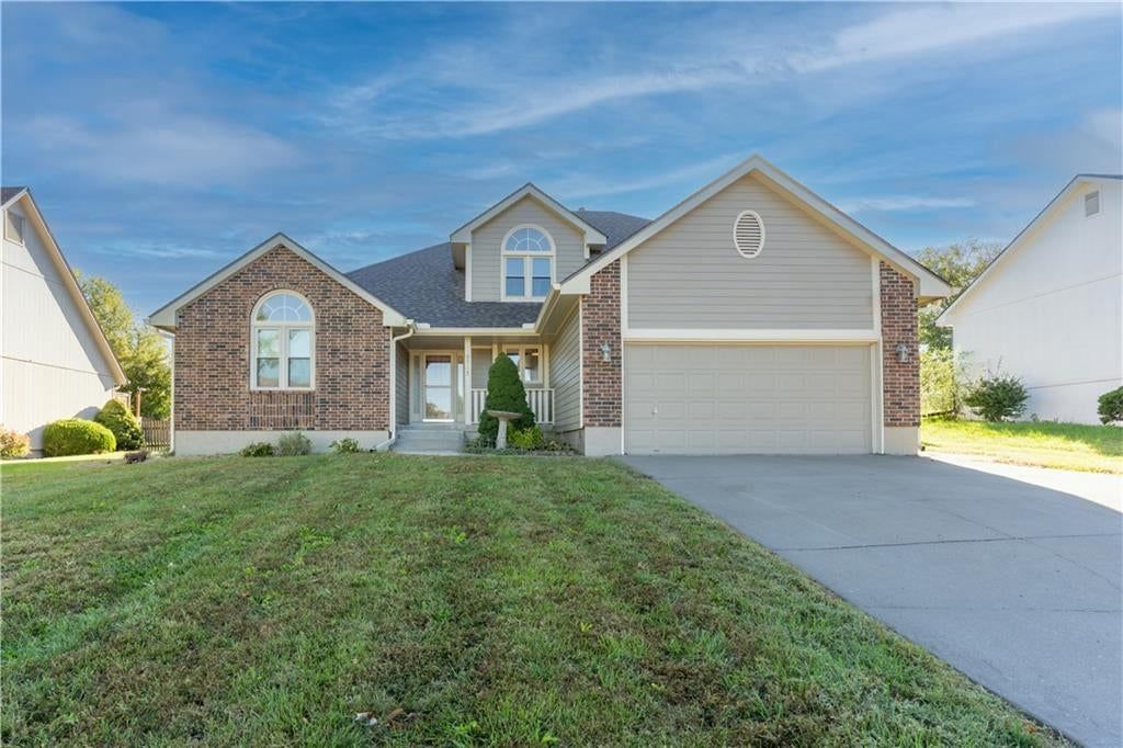 3725 SW Evergreen Lane, Lee's Summit, MO
