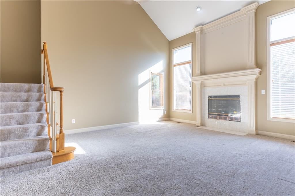 Photo 7 of 38 - 3725 SW Evergreen Lane, Lee's Summit, MO 64082