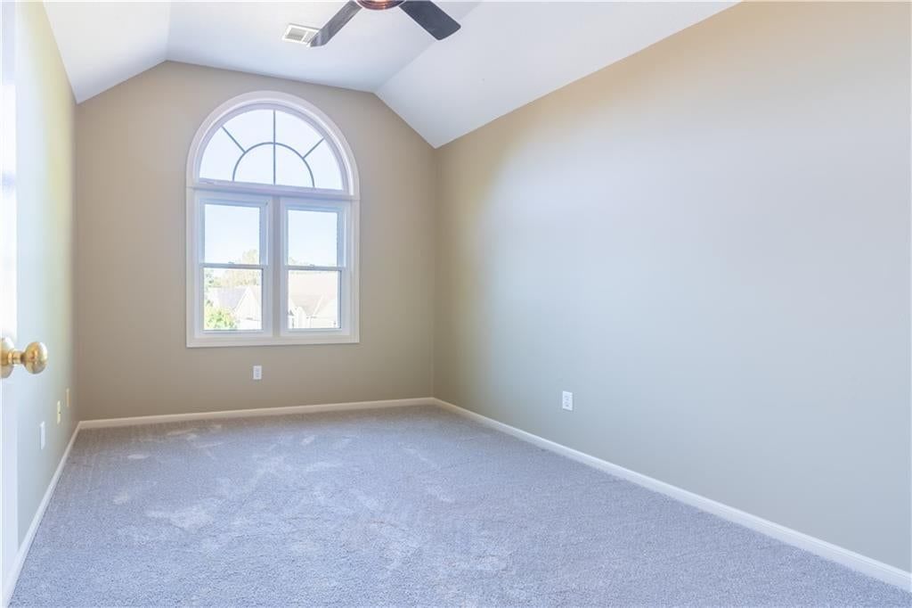 Photo 29 of 38 - 3725 SW Evergreen Lane, Lee's Summit, MO 64082