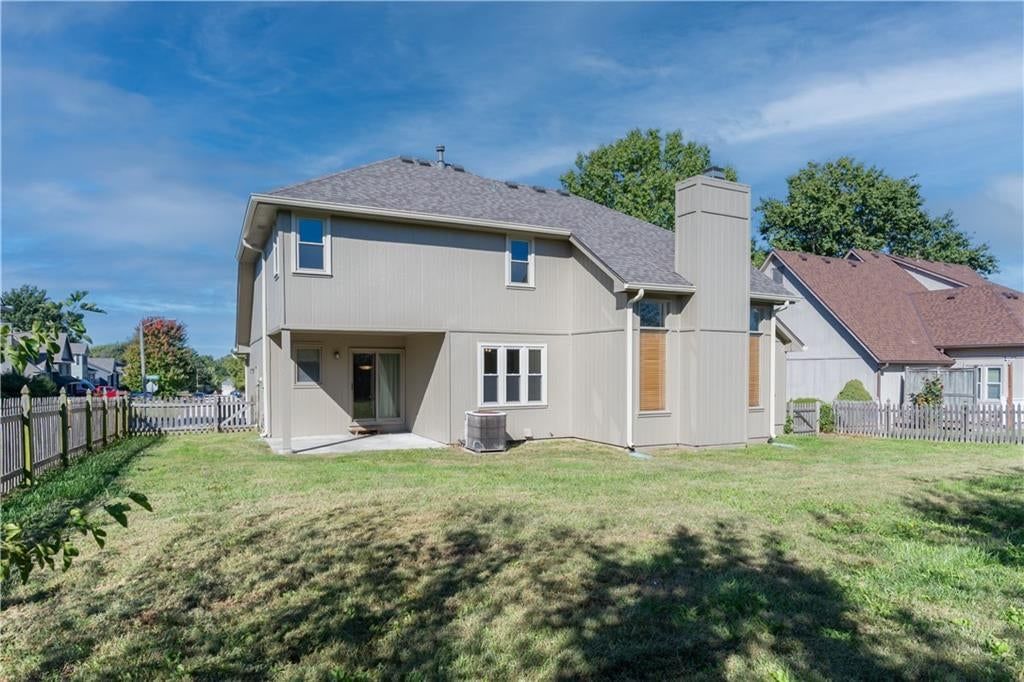 Photo 36 of 38 - 3725 SW Evergreen Lane, Lee's Summit, MO 64082