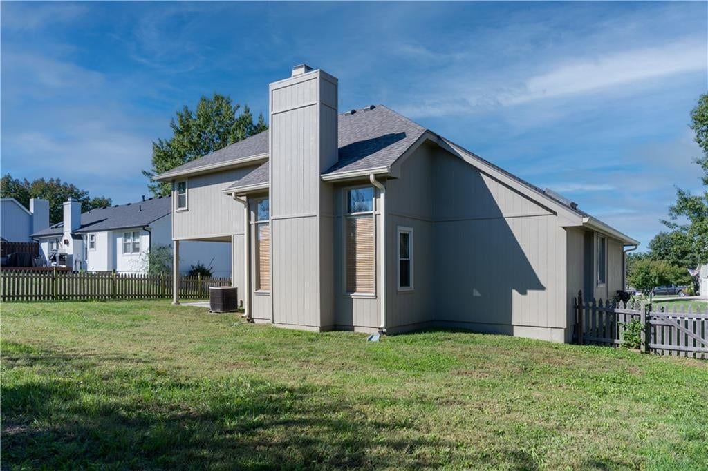 Photo 37 of 38 - 3725 SW Evergreen Lane, Lee's Summit, MO 64082