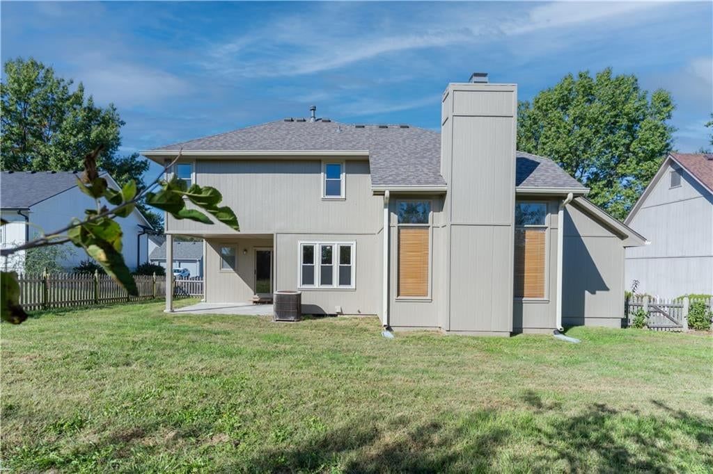 Photo 38 of 38 - 3725 SW Evergreen Lane, Lee's Summit, MO 64082