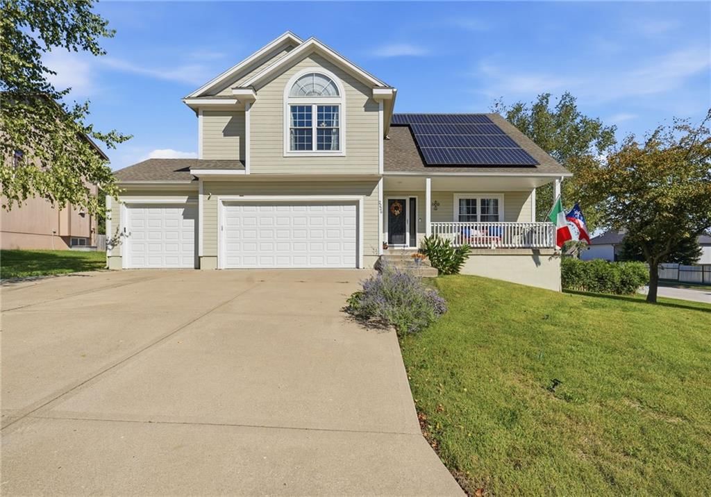 2226 Martha Lane, Greenwood, MO 64034