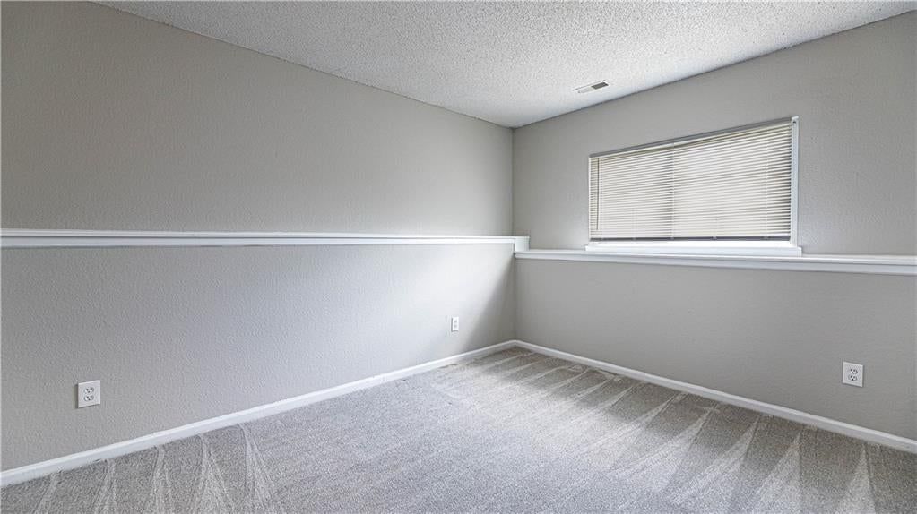 Photo 12 of 19 - 11200 N Central Street, Kansas City, MO 64155