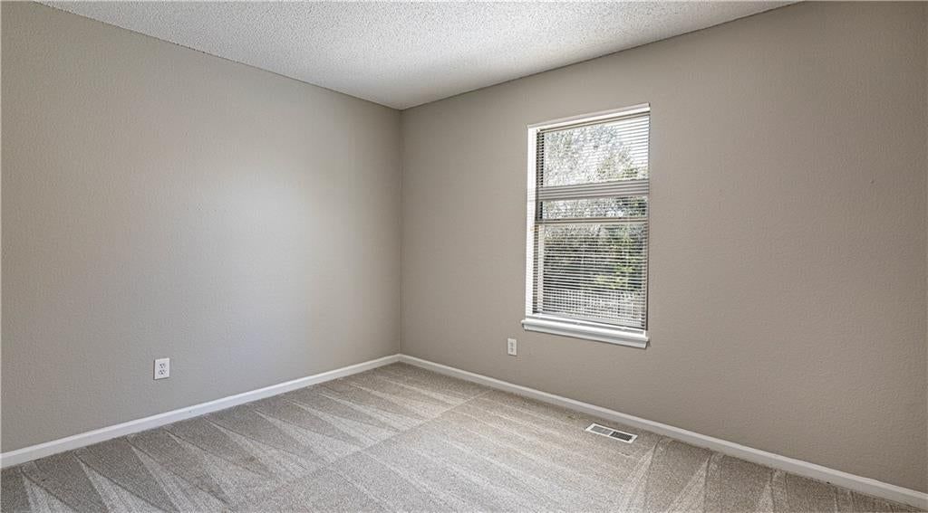 Photo 9 of 19 - 11200 N Central Street, Kansas City, MO 64155