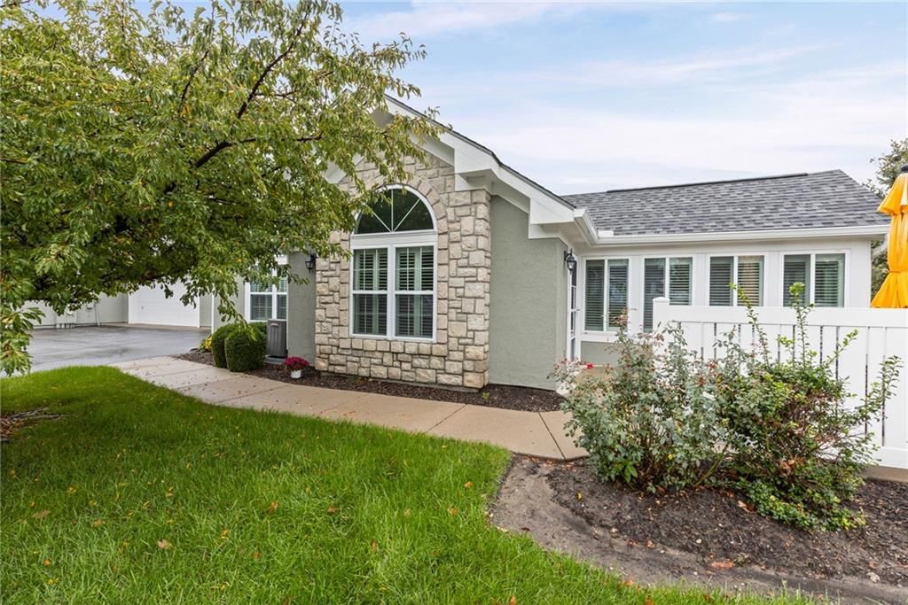 7110 Hedge Lane Terrace, Shawnee, KS
