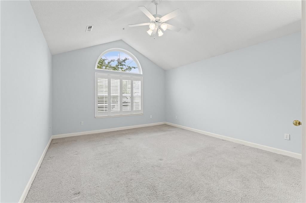 Photo 24 of 43 - 7110 Hedge Lane Terrace, Shawnee, KS 66227