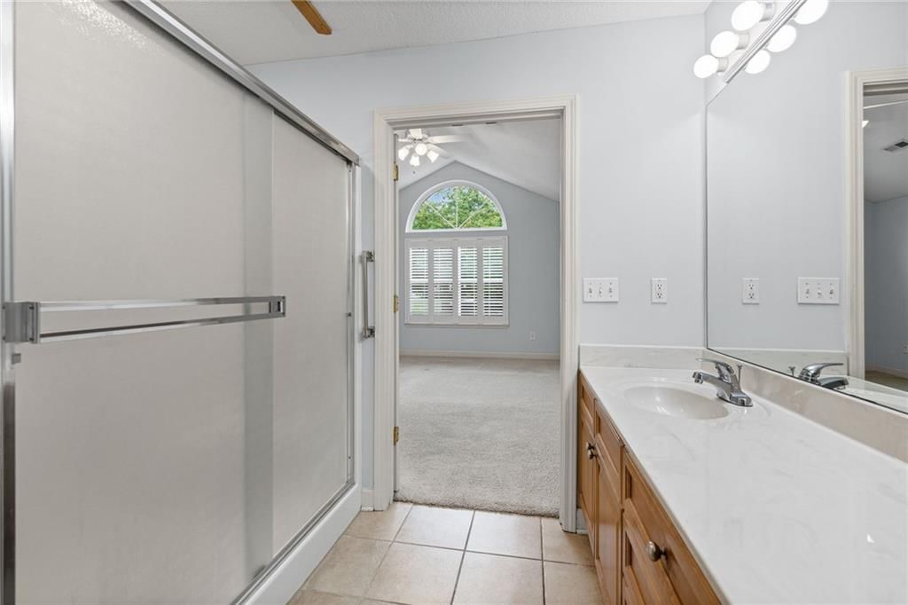 Photo 21 of 43 - 7110 Hedge Lane Terrace, Shawnee, KS 66227