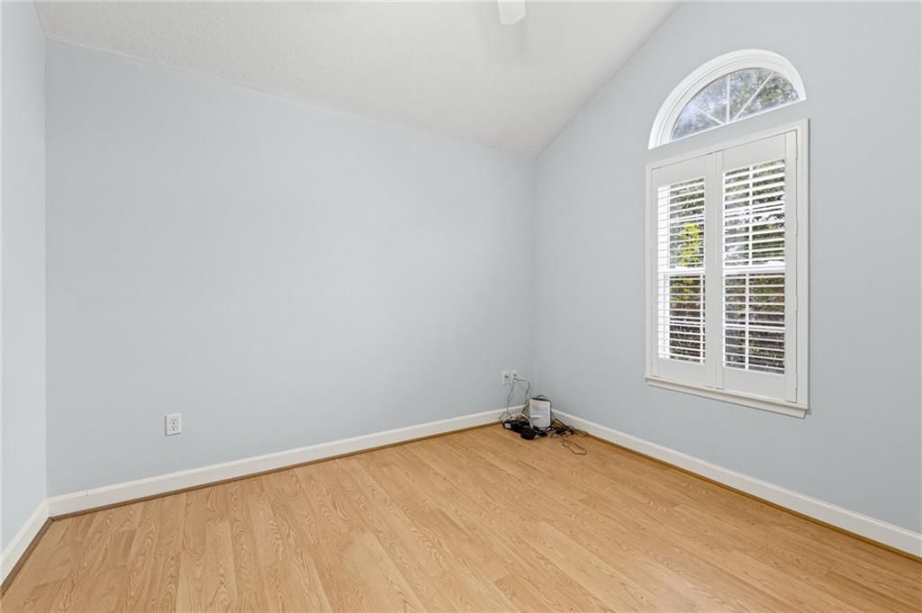 Photo 25 of 43 - 7110 Hedge Lane Terrace, Shawnee, KS 66227