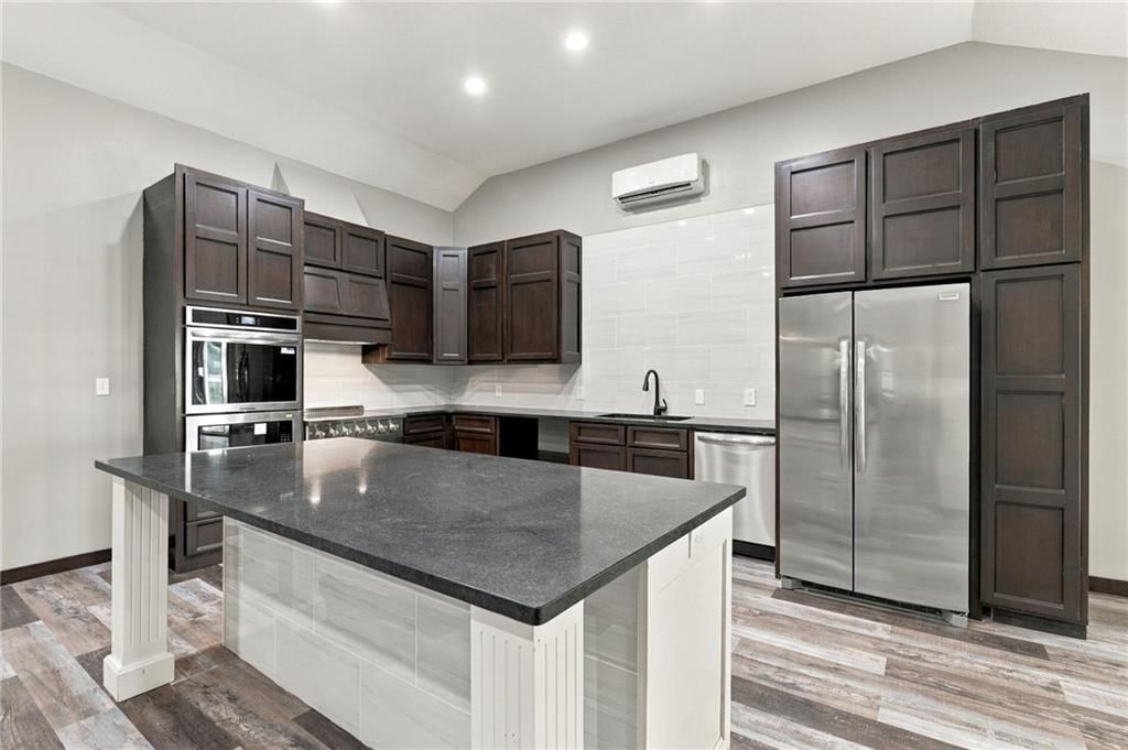 Photo 7 of 38, 735 E Devon Street, Independence, MO 64055