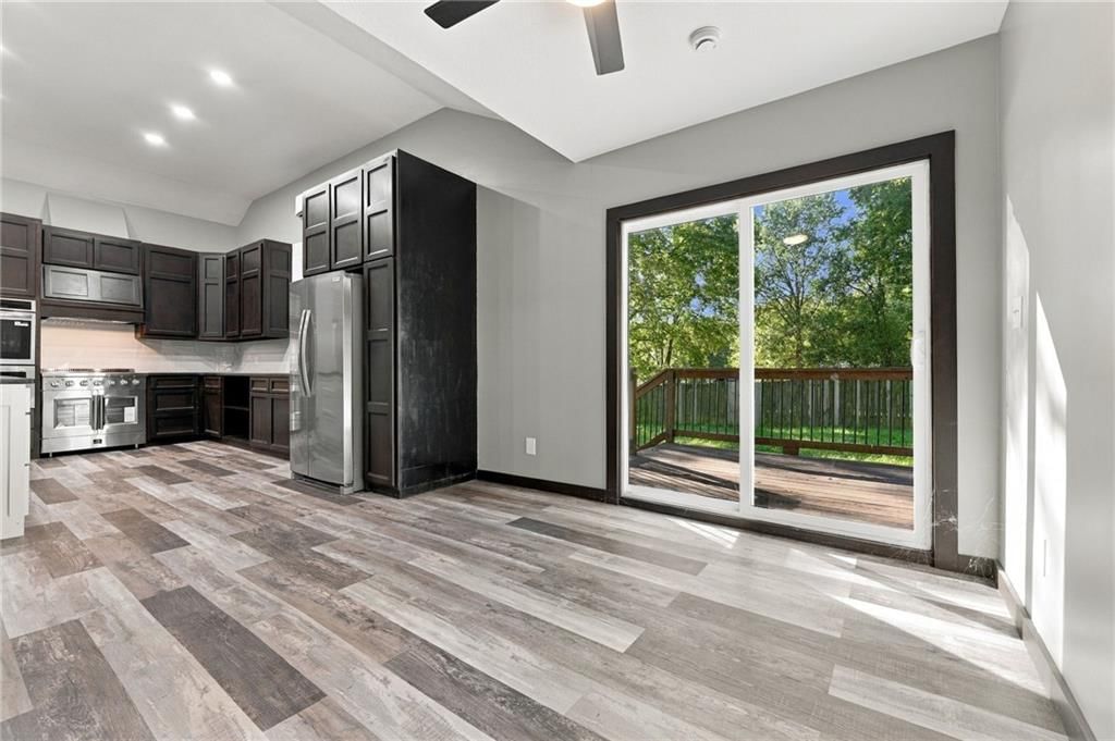 Photo 12 of 38 - 735 E Devon Street, Independence, MO 64055