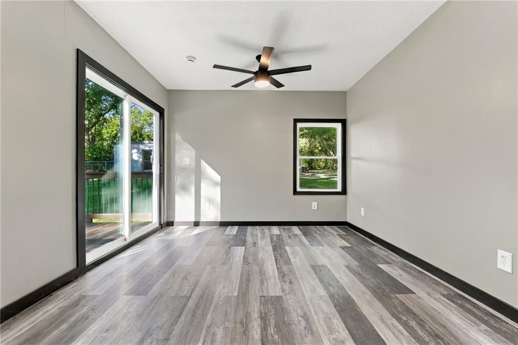 Photo 14 of 38 - 735 E Devon Street, Independence, MO 64055