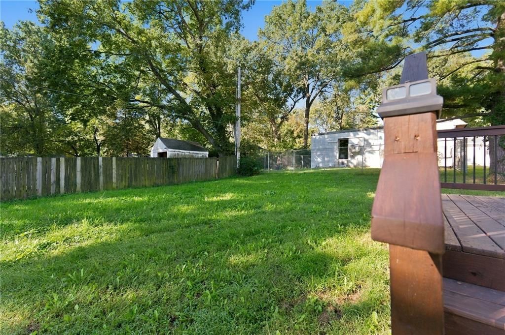 Photo 29 of 38 - 735 E Devon Street, Independence, MO 64055