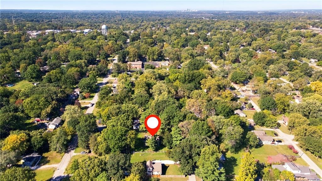 Photo 34 of 38 - 735 E Devon Street, Independence, MO 64055