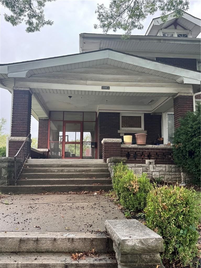 1007 Laurel Avenue, Kansas City, KS: listing photo 2
