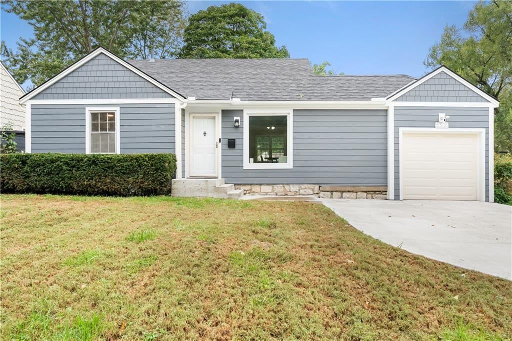 8306 Ward Parkway Plaza, Kansas City, MO: listing photo 2