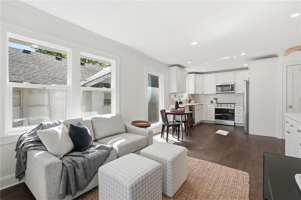 Quartz counters and stainless steel appliances at 6101 Charlotte Street, Kansas City, MO 64110
