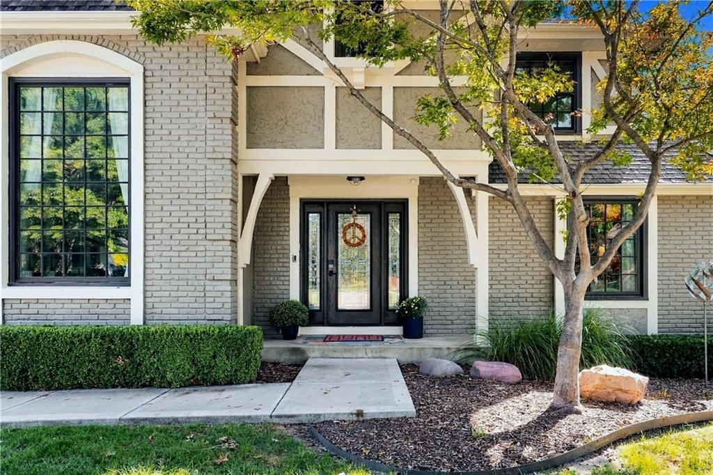 Covered front porch at 13011 W 83rd Terrace, Lenexa, KS 66215