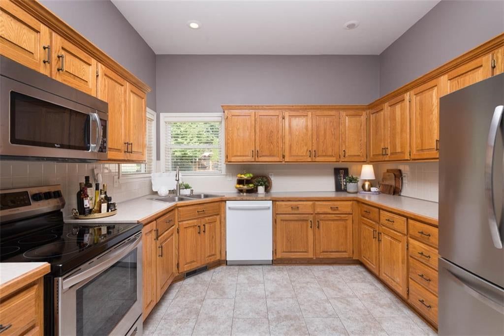 Photo 16 of 43 - 12108 McGee Street, Kansas City, MO 64145