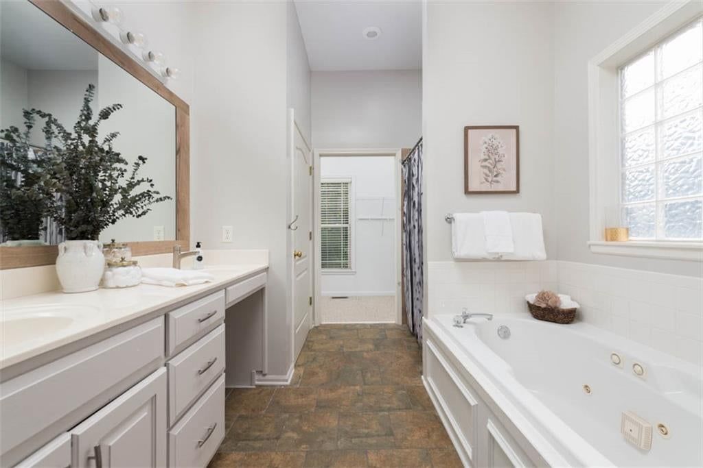 Photo 24 of 43 - 12108 McGee Street, Kansas City, MO 64145